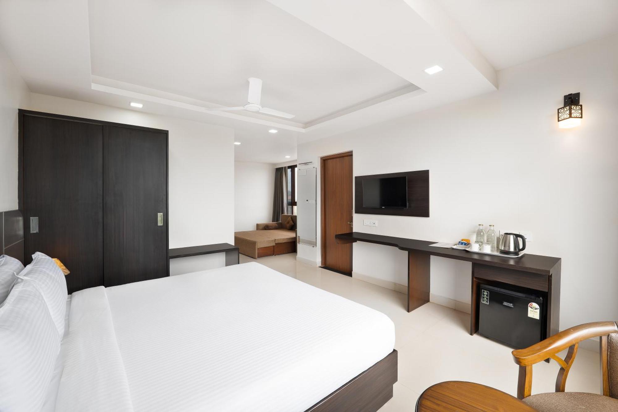Bsg Porvorim Regency Hotel Goa Exterior photo